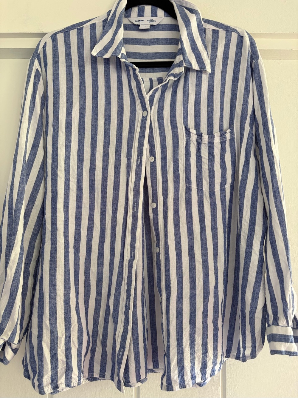 Old Navy” The Boyfriend Shirt “Blue and White Vertical Stripe Button-Up - Picture 2 of 8